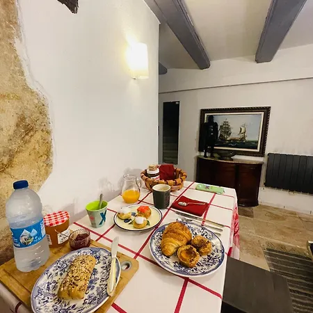 Bed and breakfast Rent Big With Breakfast Free In Old 3*