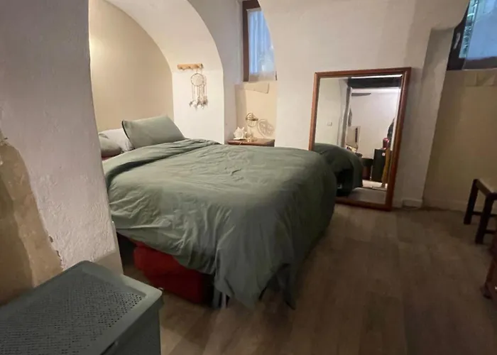 فندق مبيت وإفطار Rent Big With Breakfast Free In Old 3*