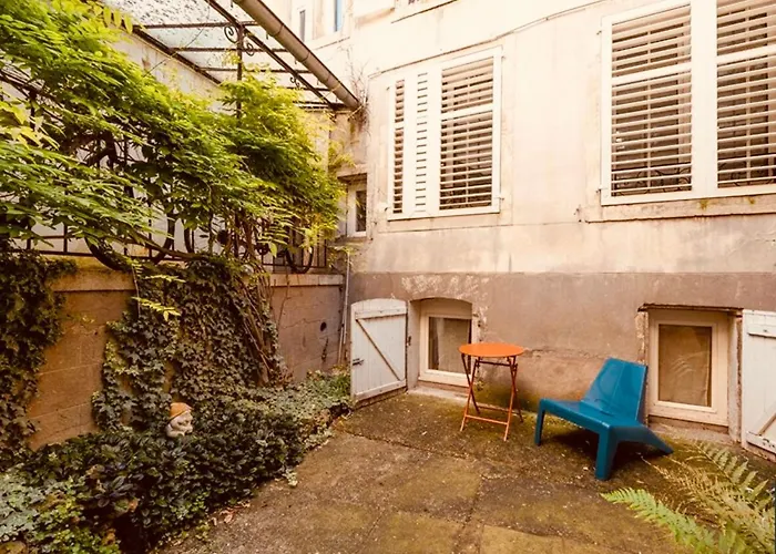 Rent Big With Breakfast Free In Old 3* نانسي